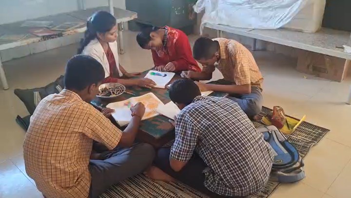 DRAWING AND PAINTING Photo 4